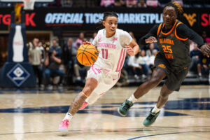 Shaw, Quinerly lead No. 21 West Virginia to 54-37 victory over No. 24 Oklahoma State